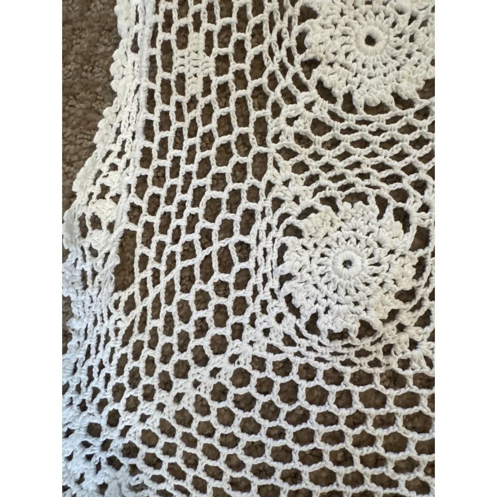 Vintage White Hand Crochet Floral Medallion Lace Tablecloth Scalloped 38x34